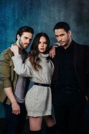 Cover of Loving my Rejected Luna